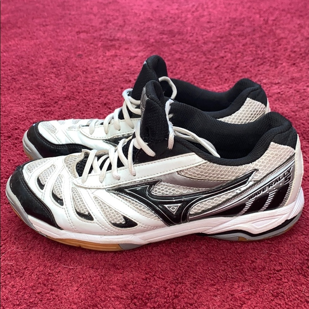 Shoes - Picture 2 of 4